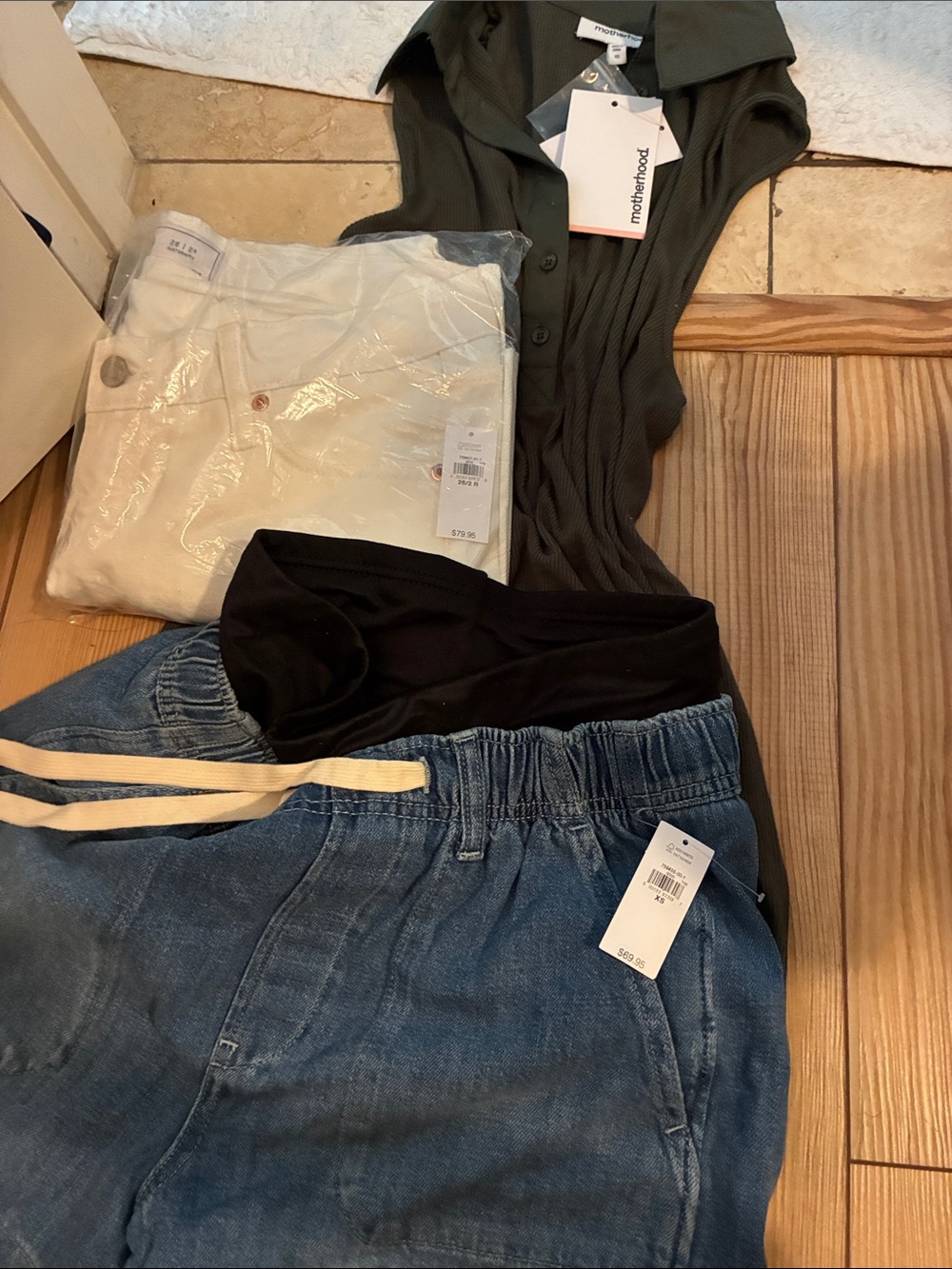 Maternity bundle with 2 shorts snd one tank